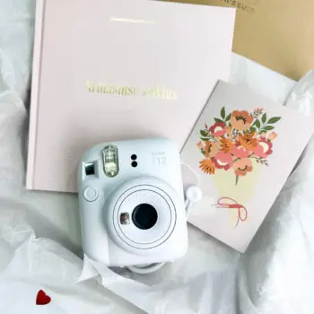 Kinkekomplekt kallimale - armastuse seiklus - Instax mini kiirpildikaamera + kraabitav seiklusraamat