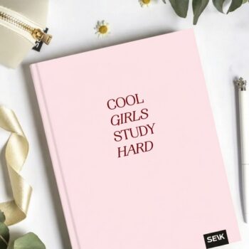 Tegude Kalender märkmik 26/27 cool girls study hard