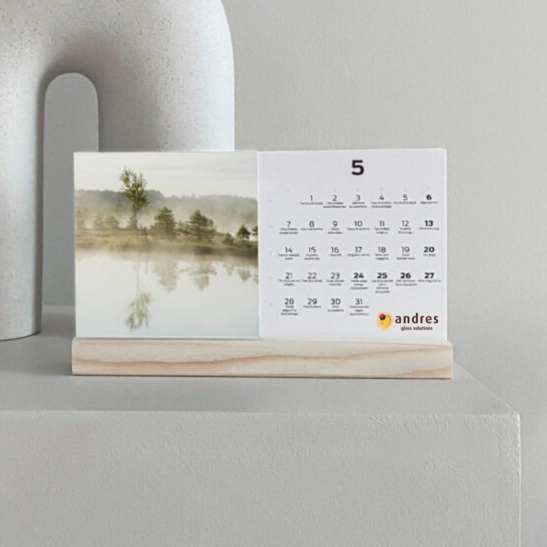 personaliseeritud lauakalender ettevõtte brändinguga