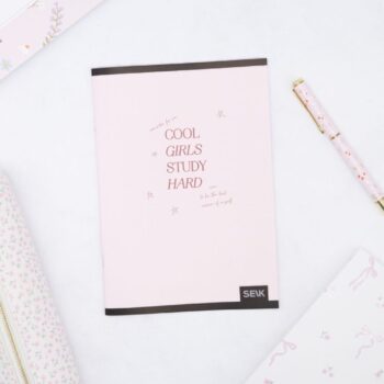 A5 ruuduline vihik (36 lehte) - cool girls study hard